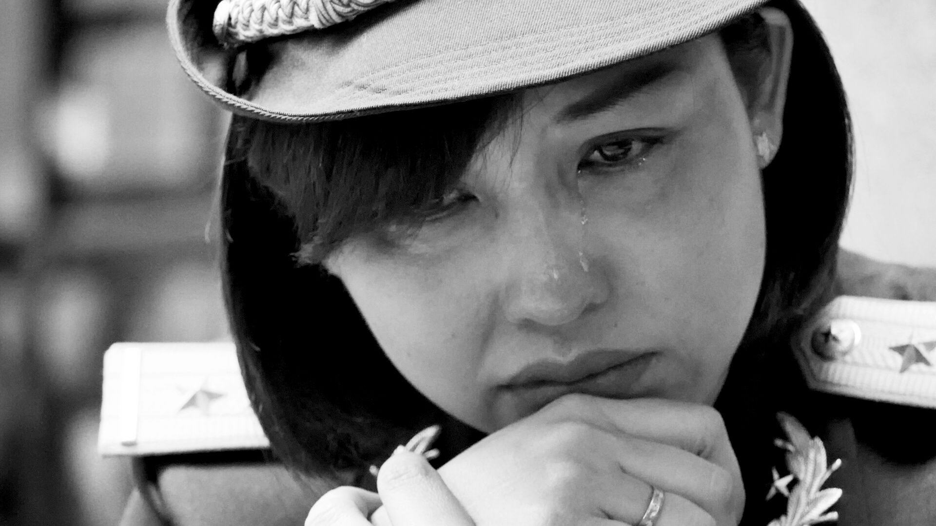 Vinh biet phi hanh doan CASA-212 trong mua va nuoc mat hinh anh