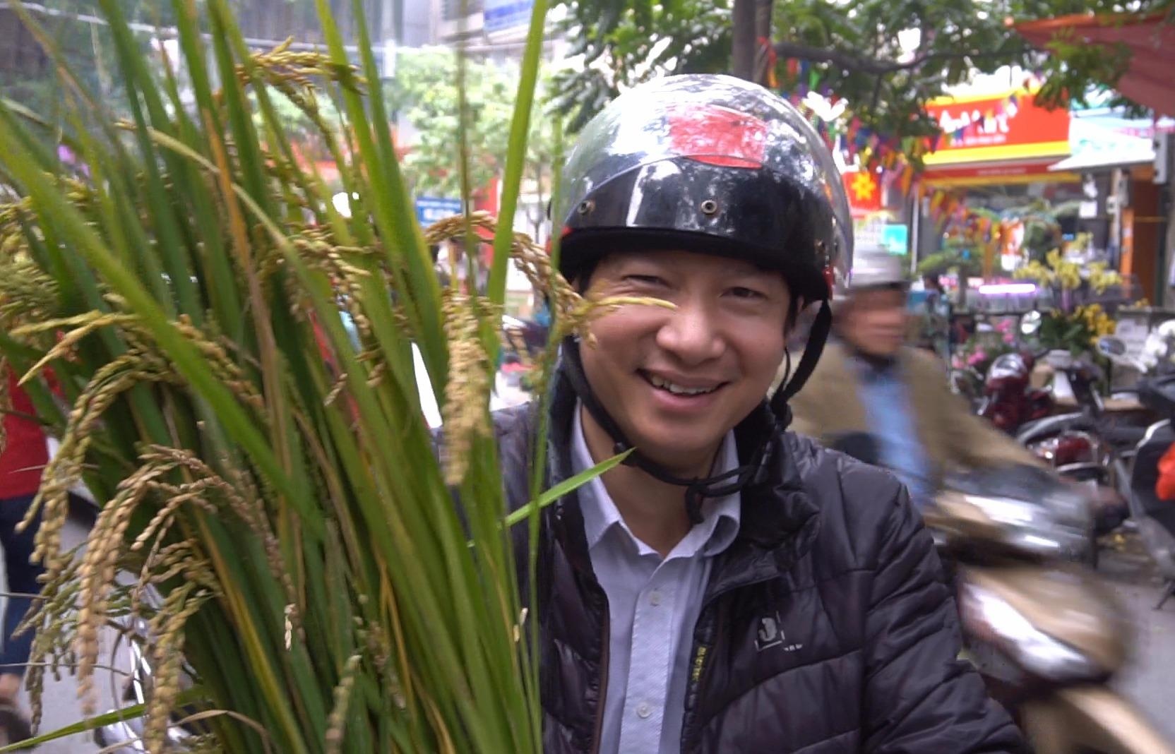 Nguoi Ha Noi mang lua ve trung Tet hinh anh