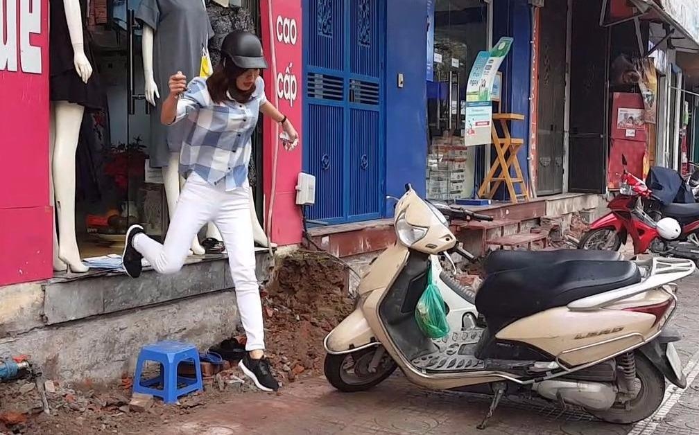 Nguoi dan loay hoay khac phuc sau khi bac tam cap bi dap hinh anh