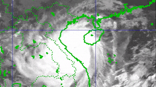 Phut bao so 10 do bo vao mien Trung hinh anh