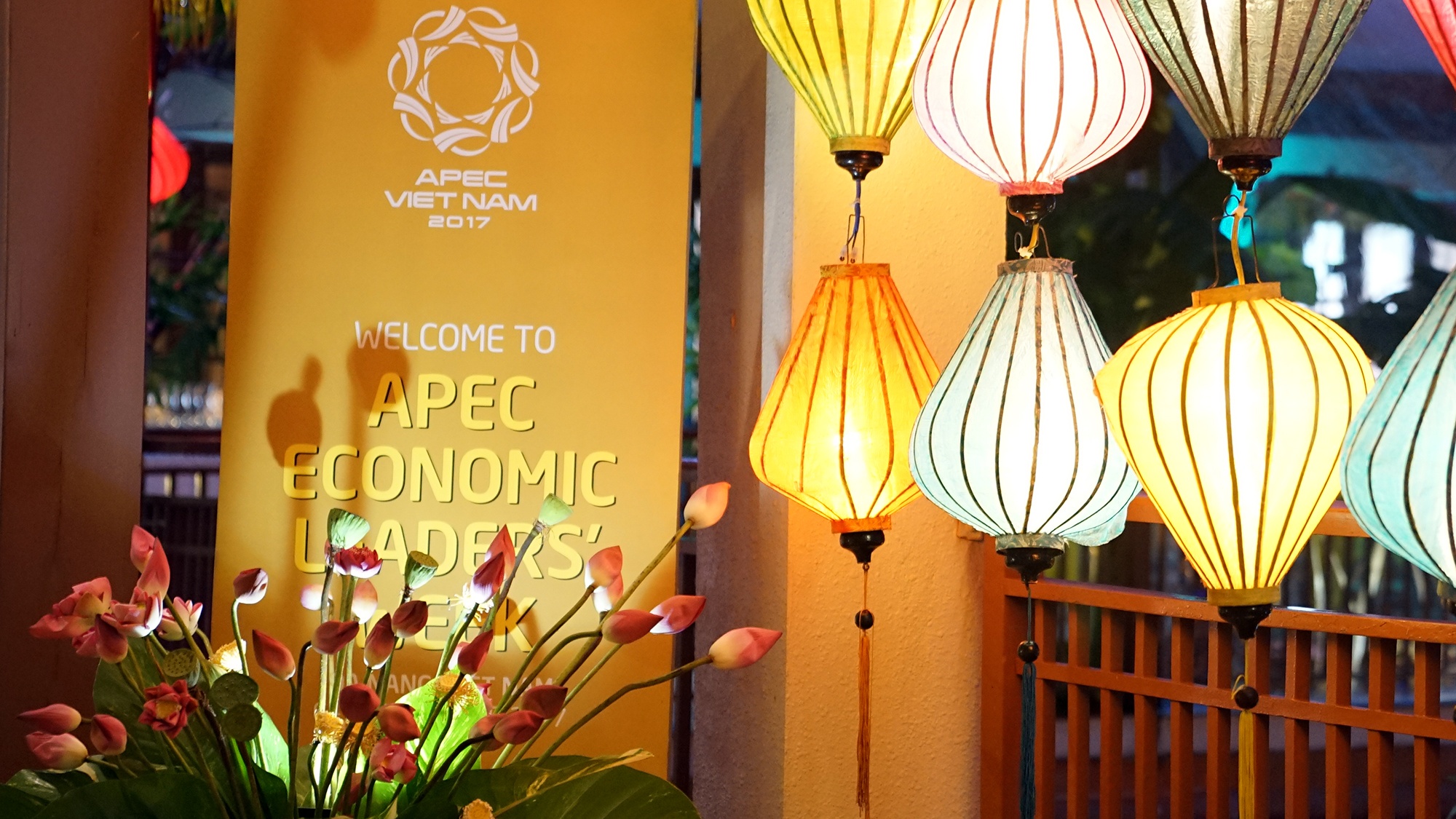 Cung hoi nghi Ariyana long lay trong dai tiec don CEO APEC hinh anh