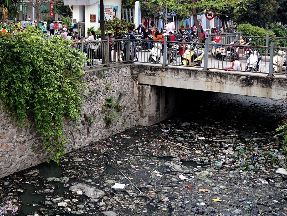 Cong trinh ky niem 60 nam giai phong Thu do thanh 'dong song rac' hinh anh