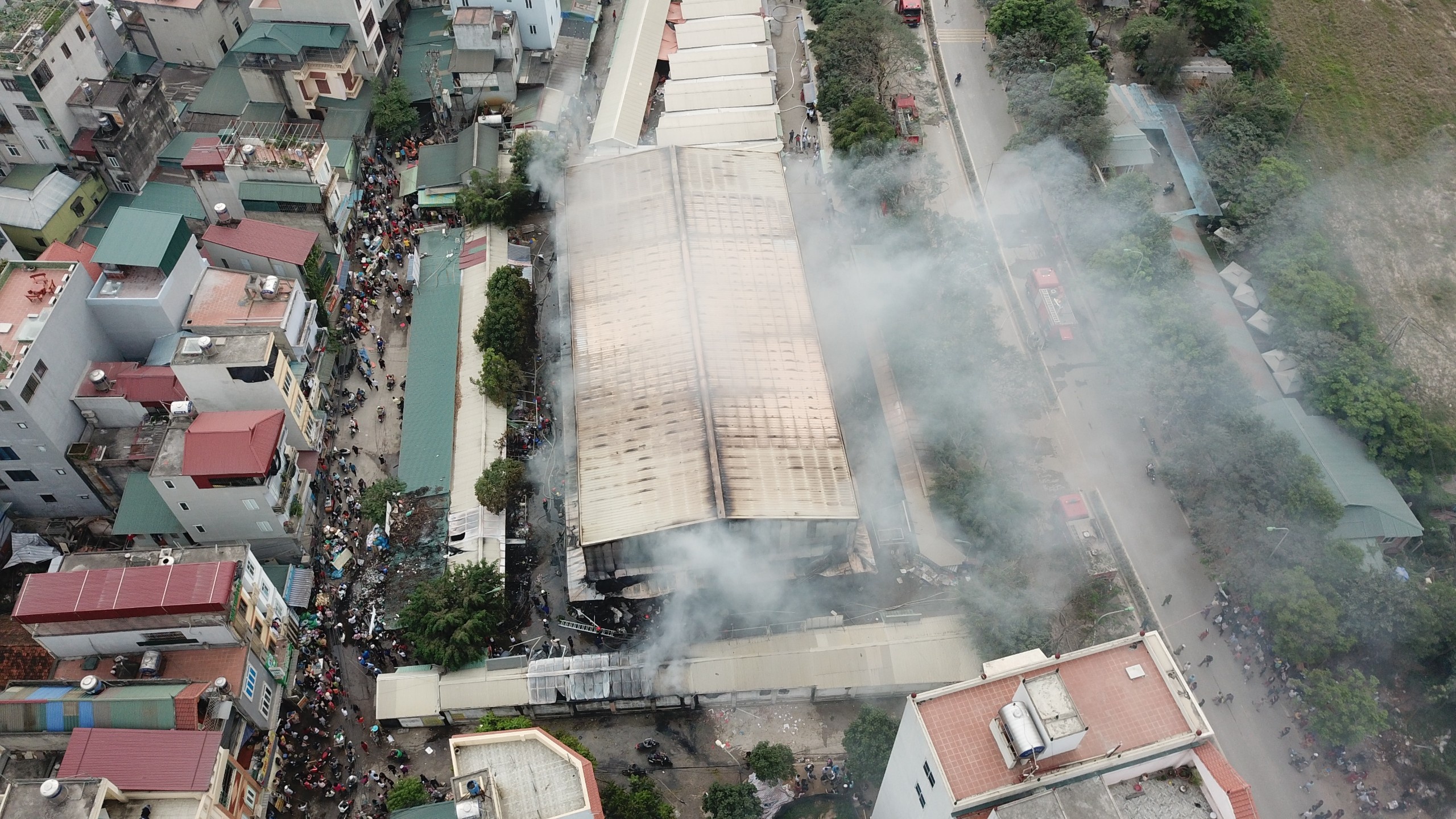 Hien truong chay cho o Ha Noi tu flycam hinh anh