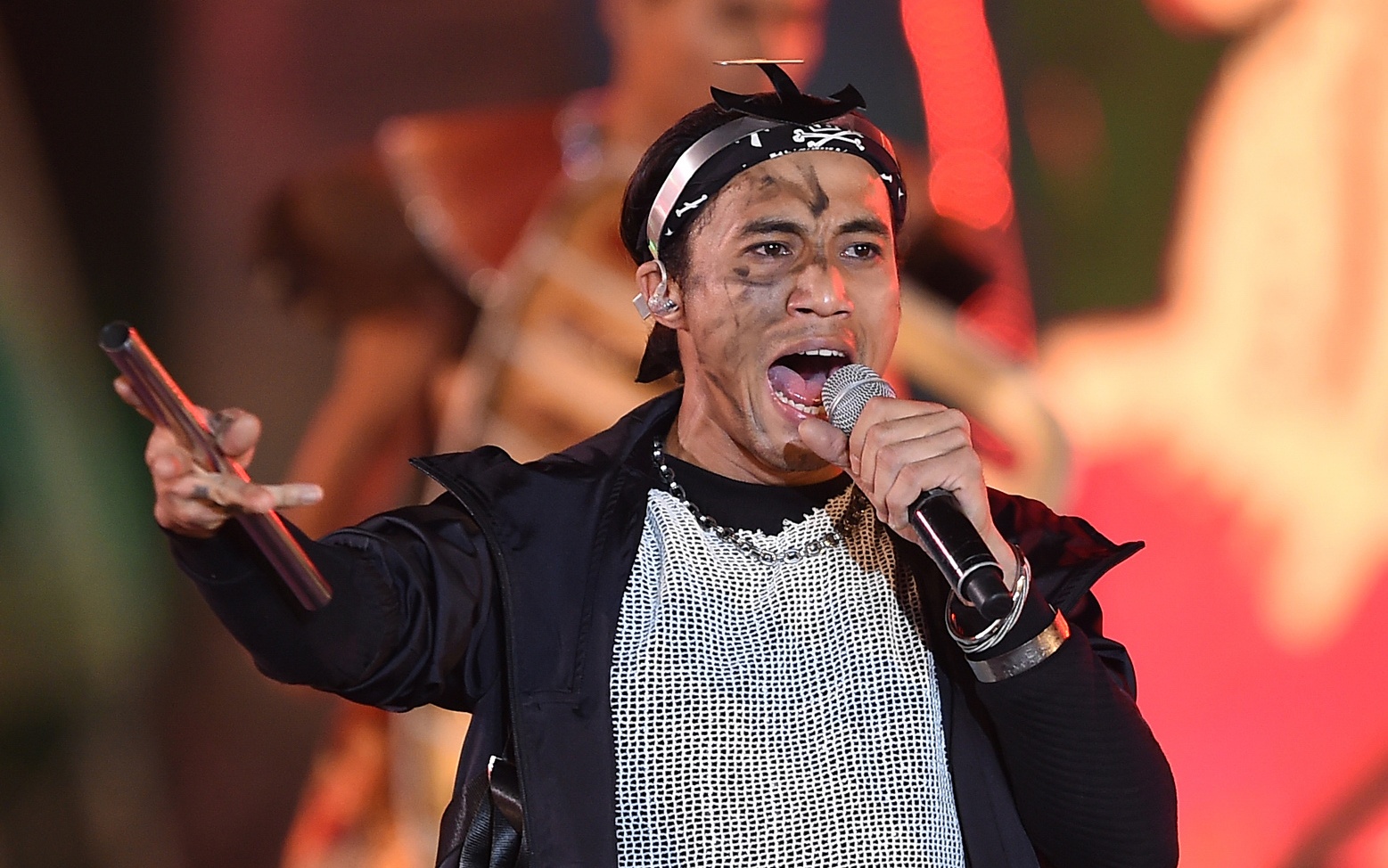 Anh Khoa, Tung Duong, Kieu Anh 'dot chay' san khau Carnival Ha Long hinh anh