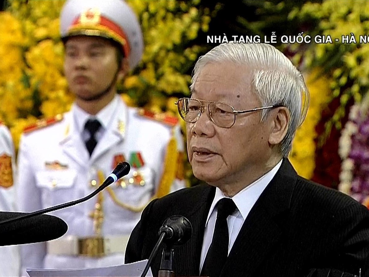 Tong bi thu Nguyen Phu Trong doc loi dieu nguyen Tong bi thu Do Muoi hinh anh