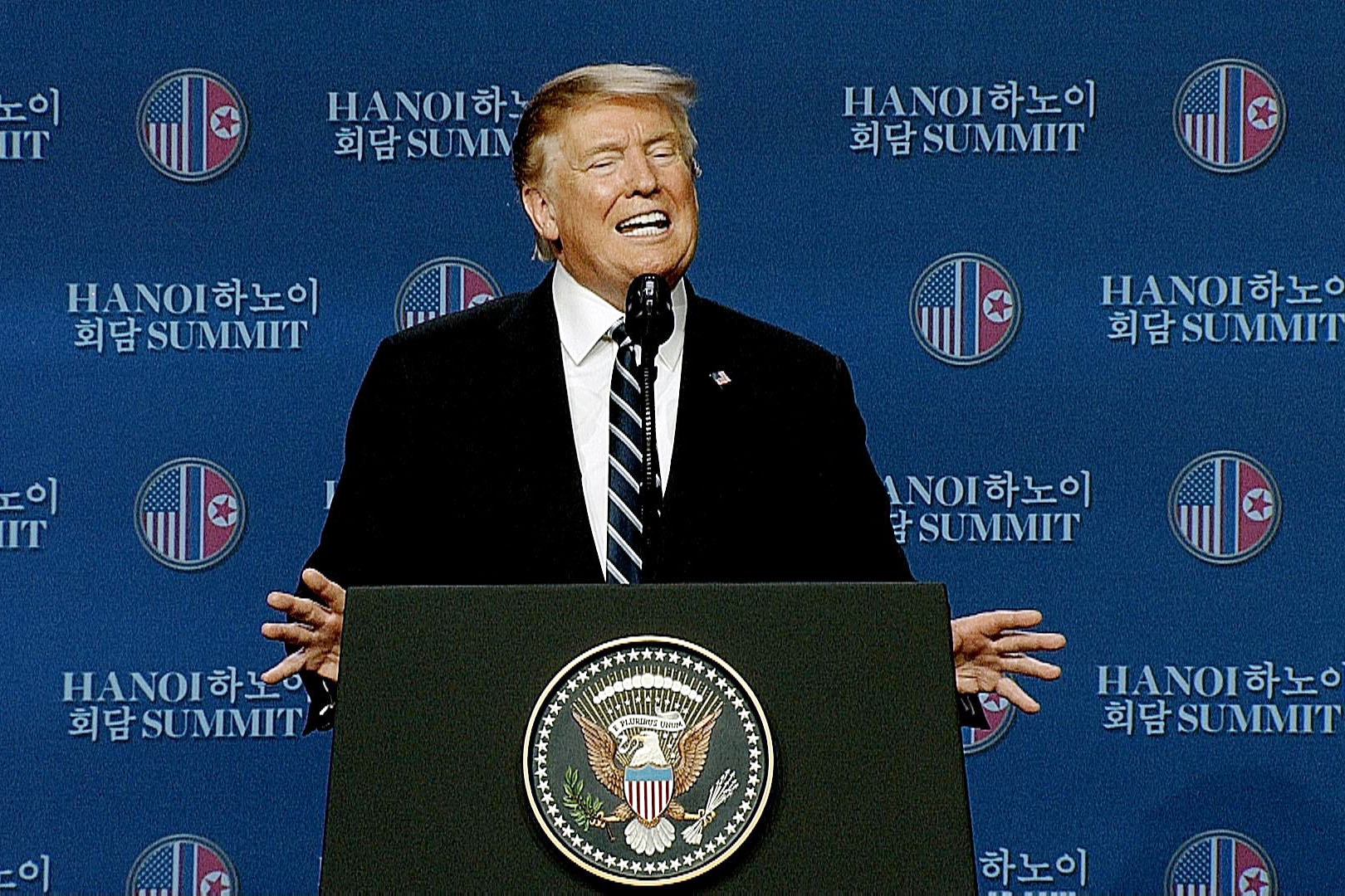 Tong thong Donald Trump hop bao tai Ha Noi hinh anh