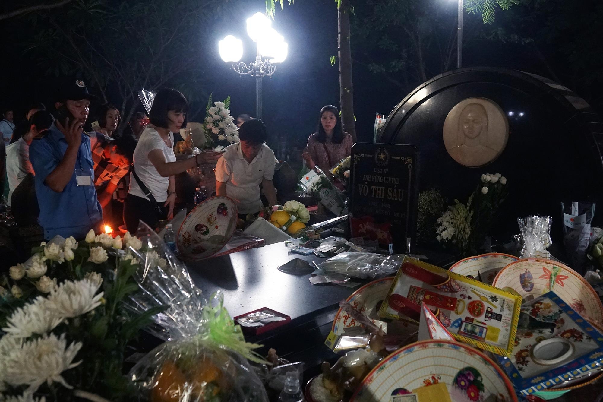 Nghia trang hang Duong Con Dao anh 11