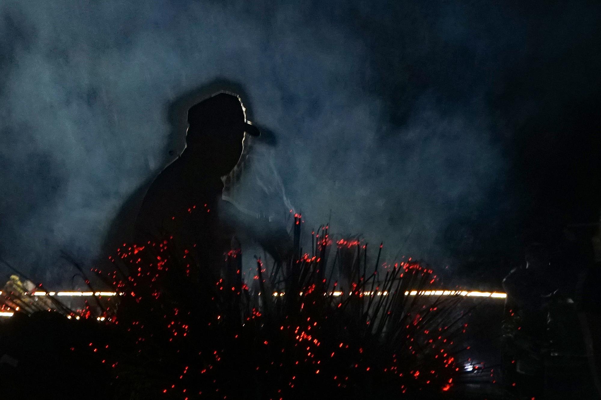 Nghia trang hang Duong Con Dao anh 5