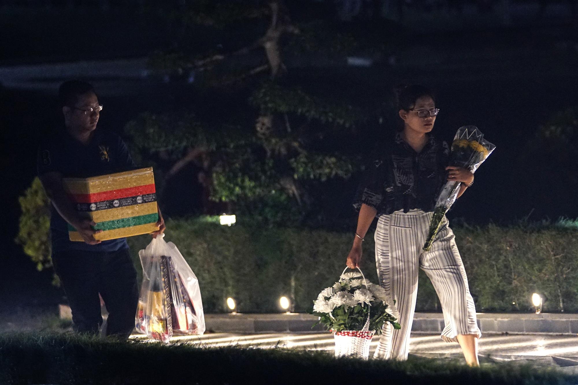 Nghia trang hang Duong Con Dao anh 3