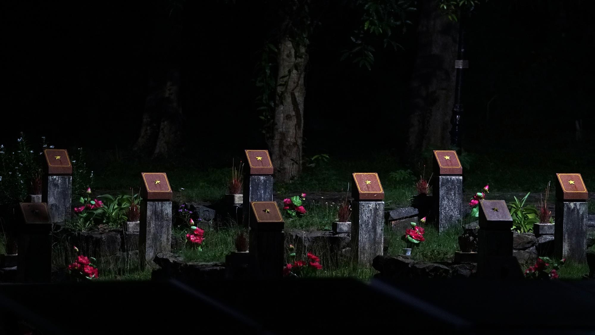 Nghia trang hang Duong Con Dao anh 2