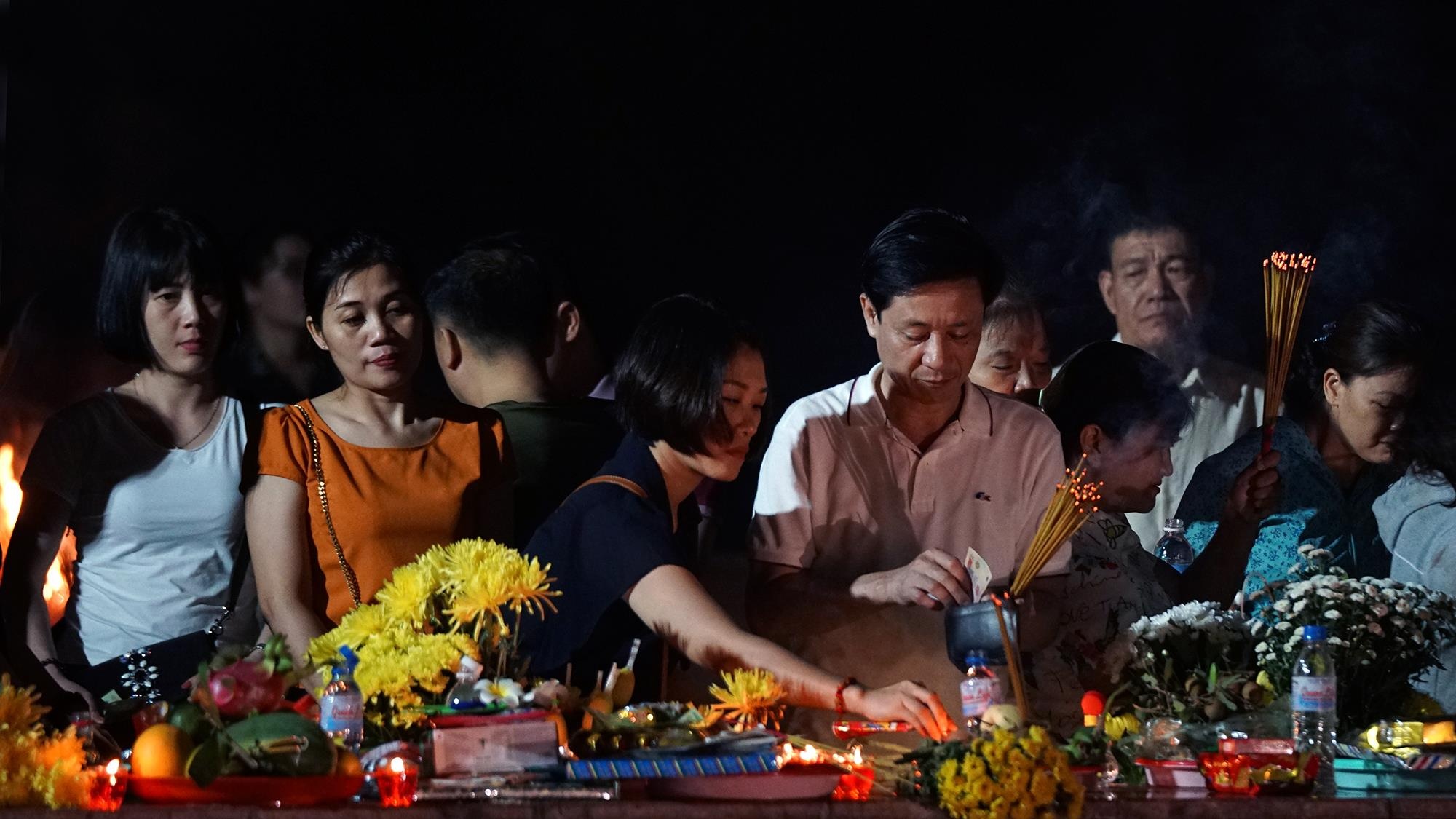 Nghia trang hang Duong Con Dao anh 4