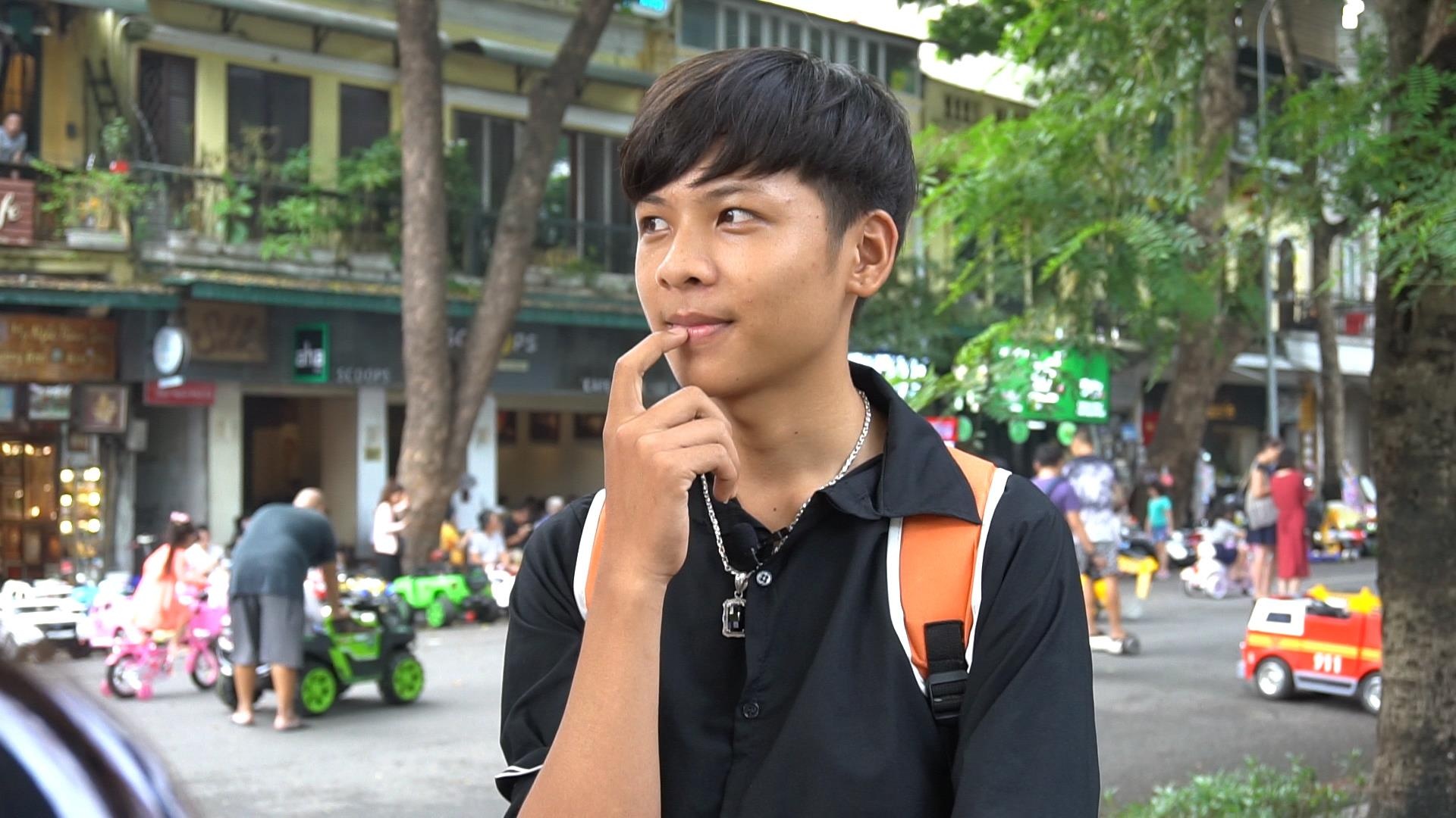 Gioi tre bat ngo, khong tra loi duoc cau hoi ve ngay giai phong Thu do hinh anh