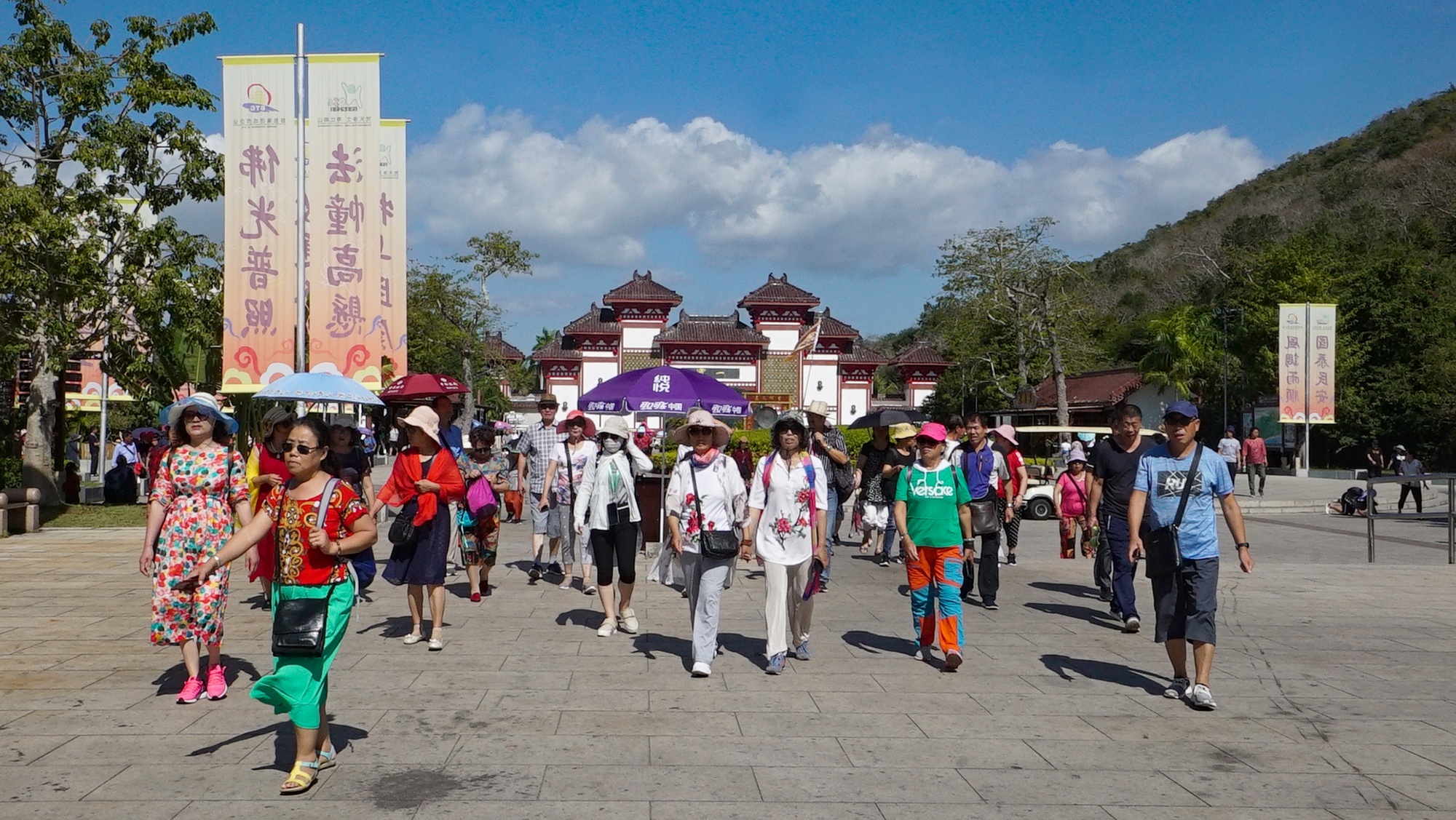 Tuong Quan Am dao Hai Nam cao nhat the gioi anh 4