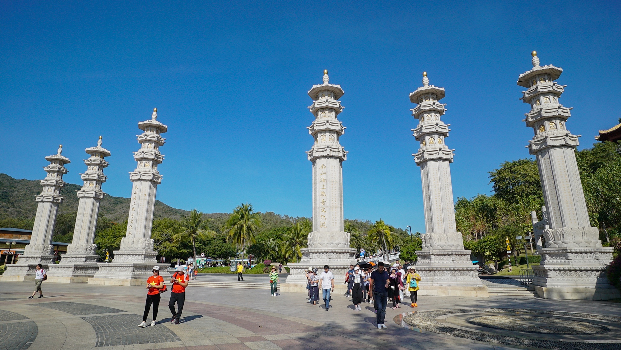 Tuong Quan Am dao Hai Nam cao nhat the gioi anh 6