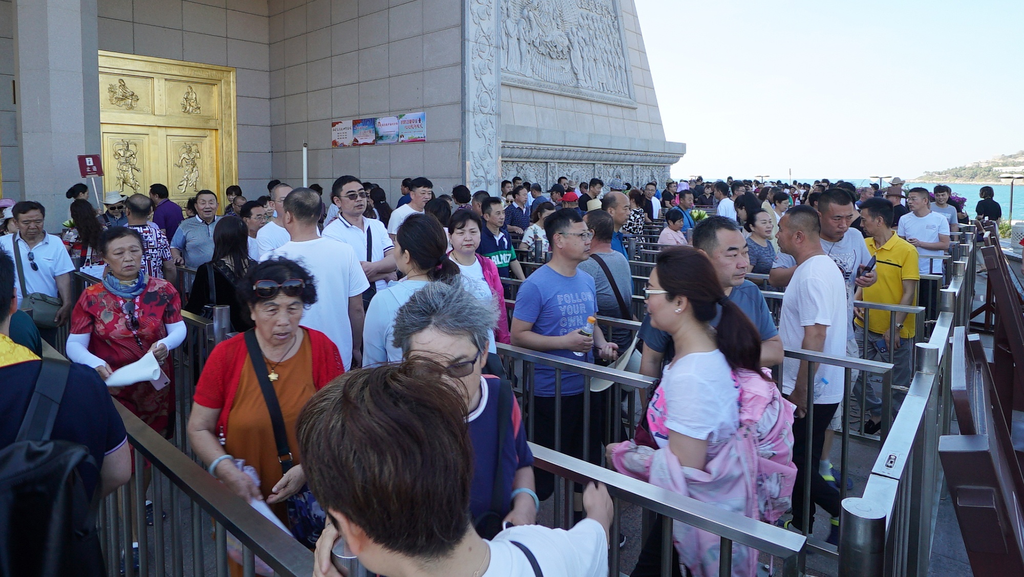 Tuong Quan Am dao Hai Nam cao nhat the gioi anh 7