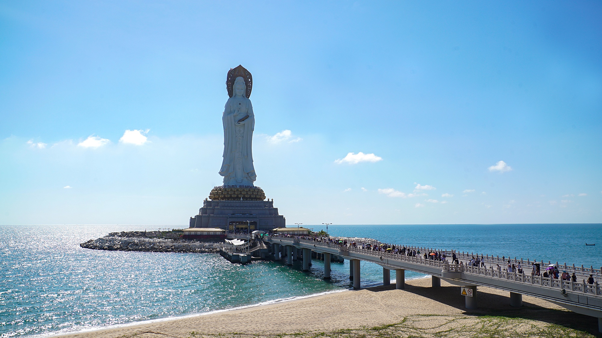 Tuong Quan Am dao Hai Nam cao nhat the gioi anh 3
