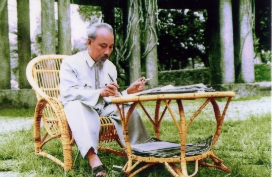 Le ky niem 130 nam Ngay sinh Chu tich Ho Chi Minh hinh anh