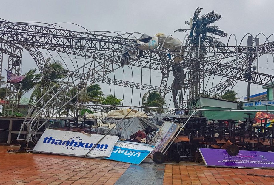 Bao so 9 tan pha mien Trung hinh anh