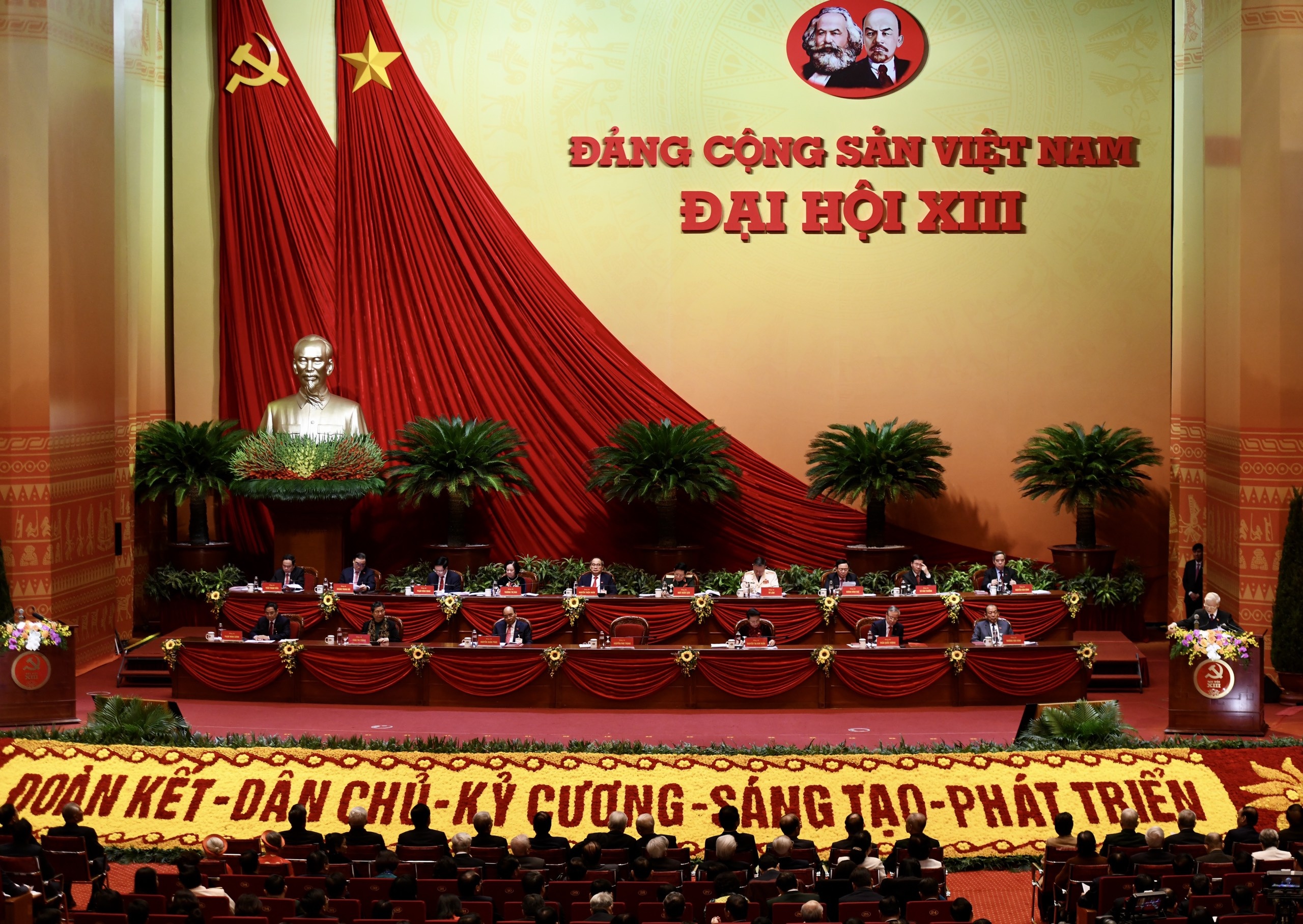 Truc tiep be mac Dai hoi Dang XIII hinh anh