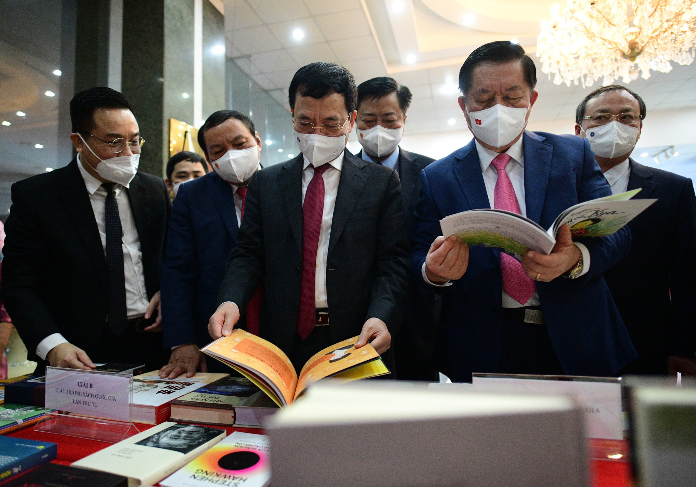 Truc tiep le trao Giai thuong Sach quoc gia lan thu tu hinh anh