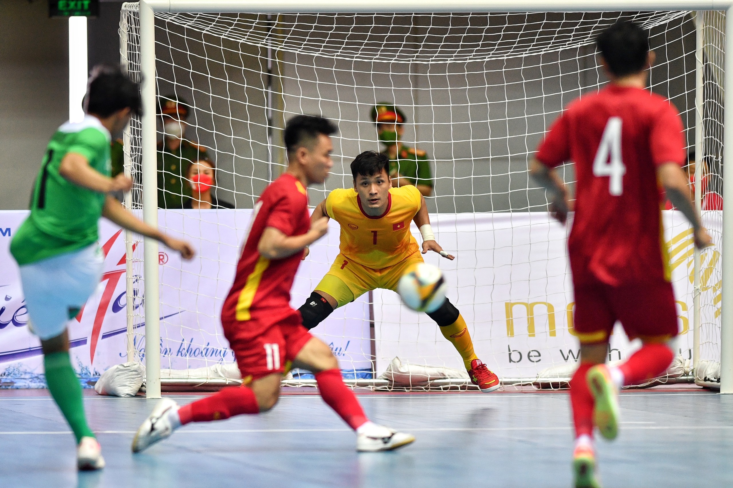 Futsal Viet Nam vs Indonesia o SEA Games 31 hinh anh