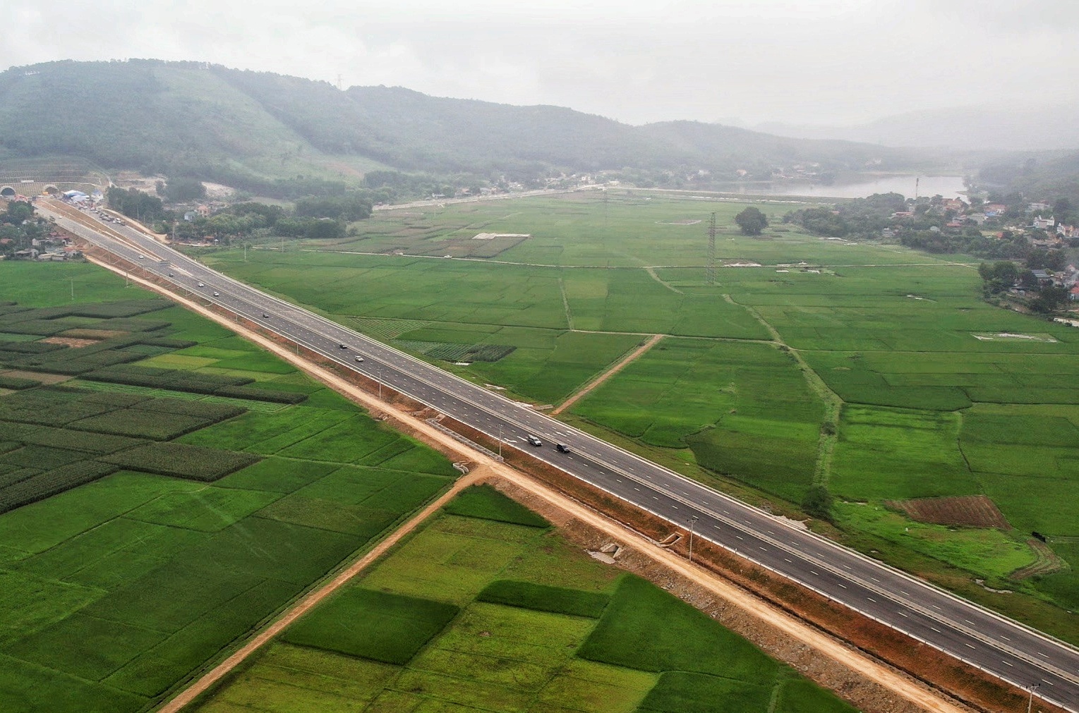 Cao toc 12.000 ty tap nap xe co sau le khanh thanh hinh anh