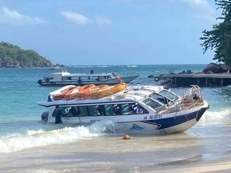 Lật ca nô chở du khách ở Phú Quốc, 15 người thiệt mạng