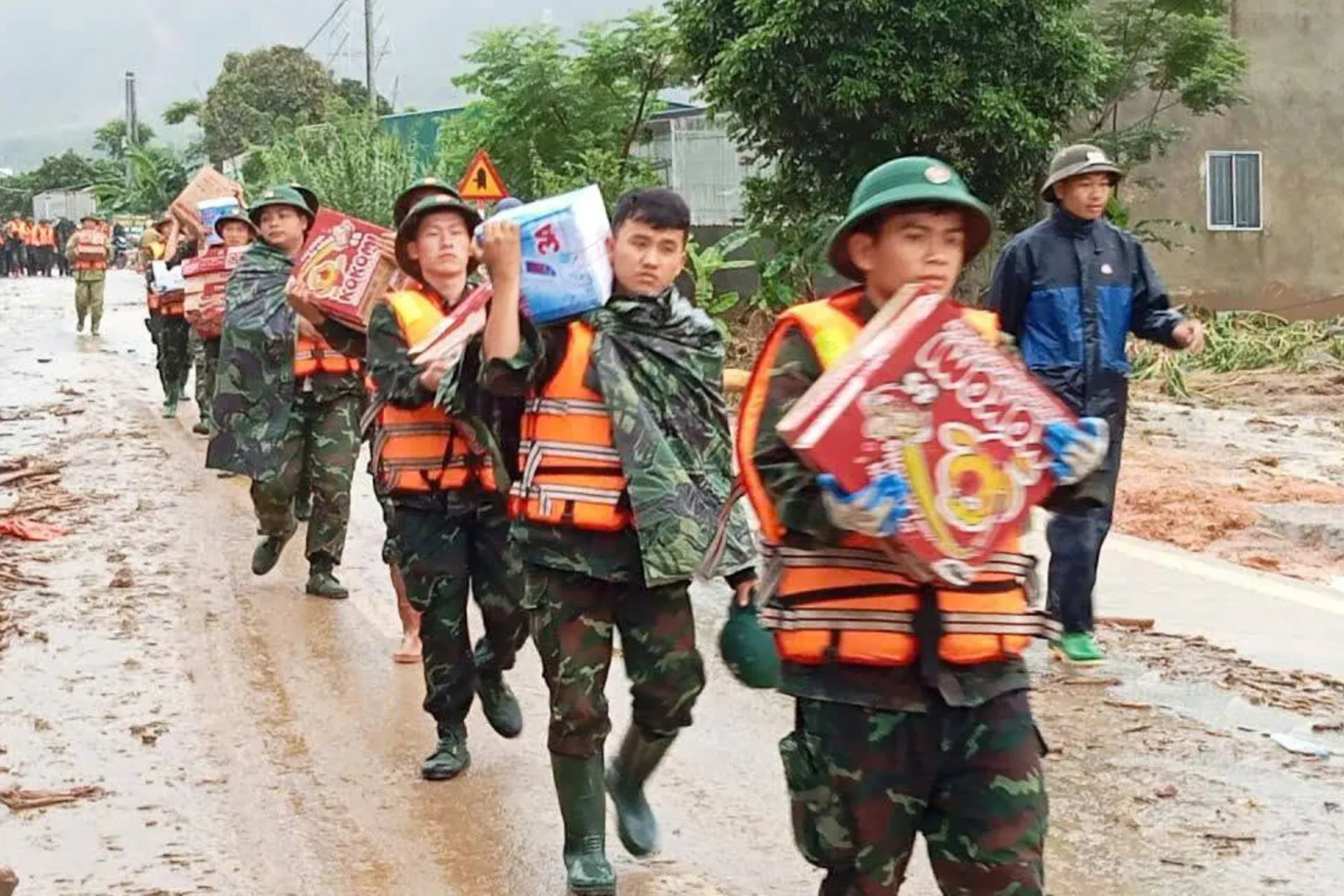 Mưa lũ ảnh 7