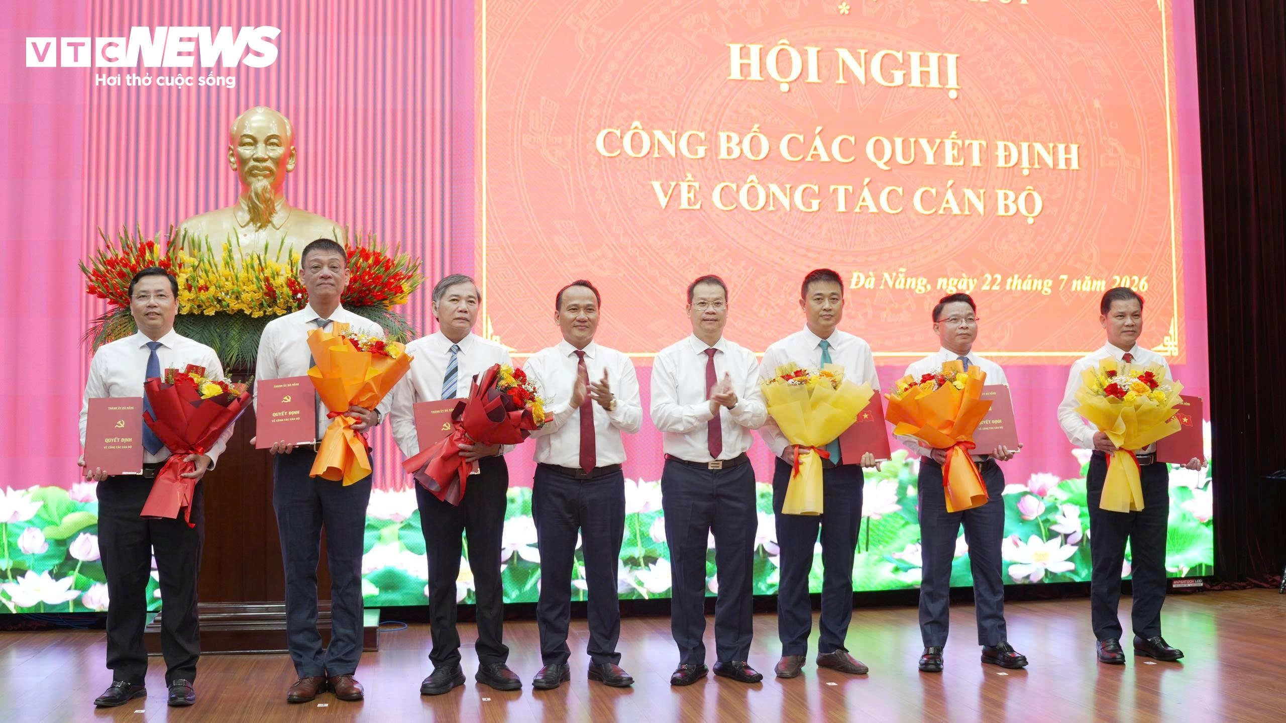 C&aacute;n bộ ảnh 1