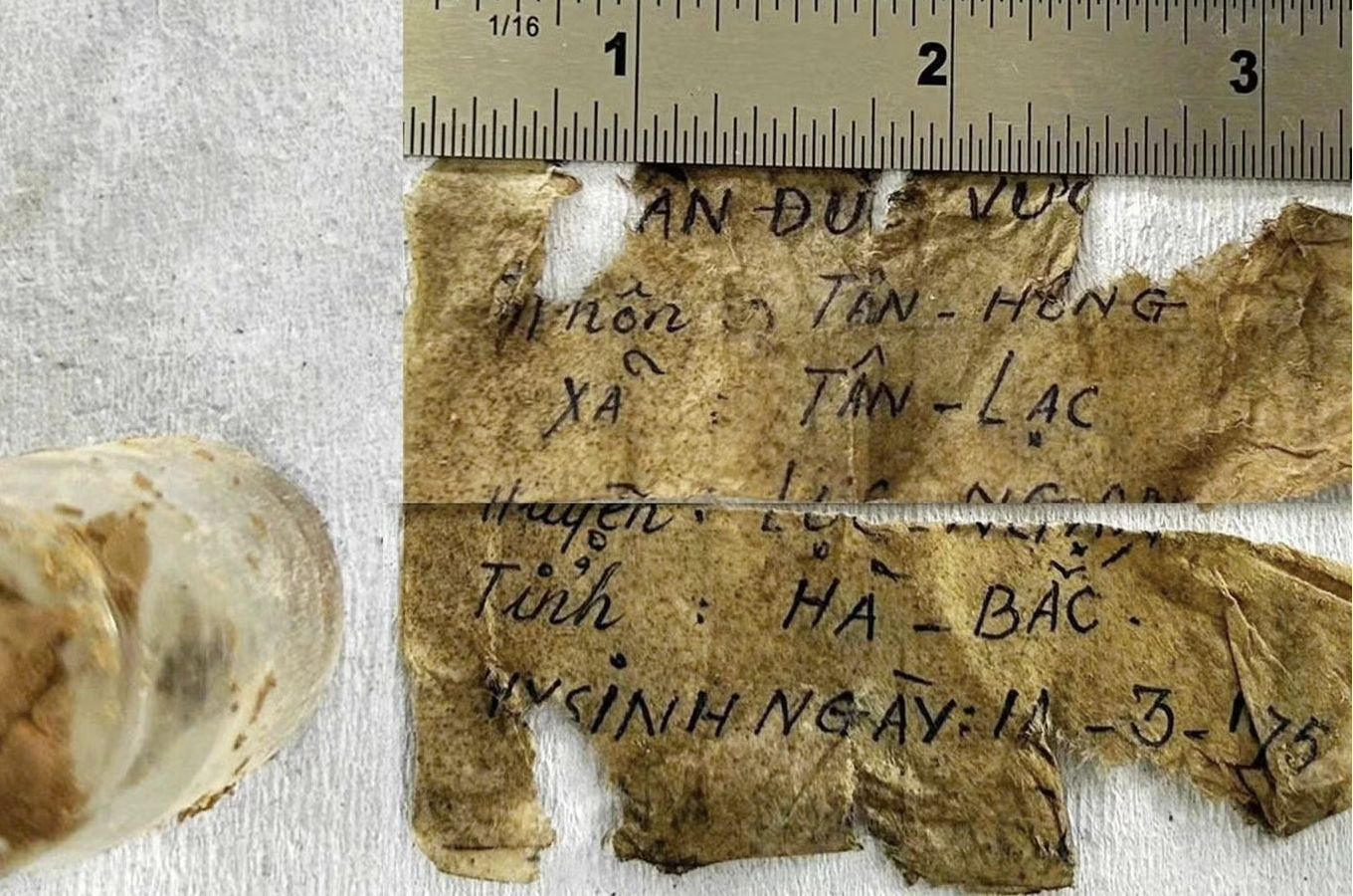 Thông tin mới lọ penicillin giữ tên liệt sĩ trong ngôi mộ vô danh