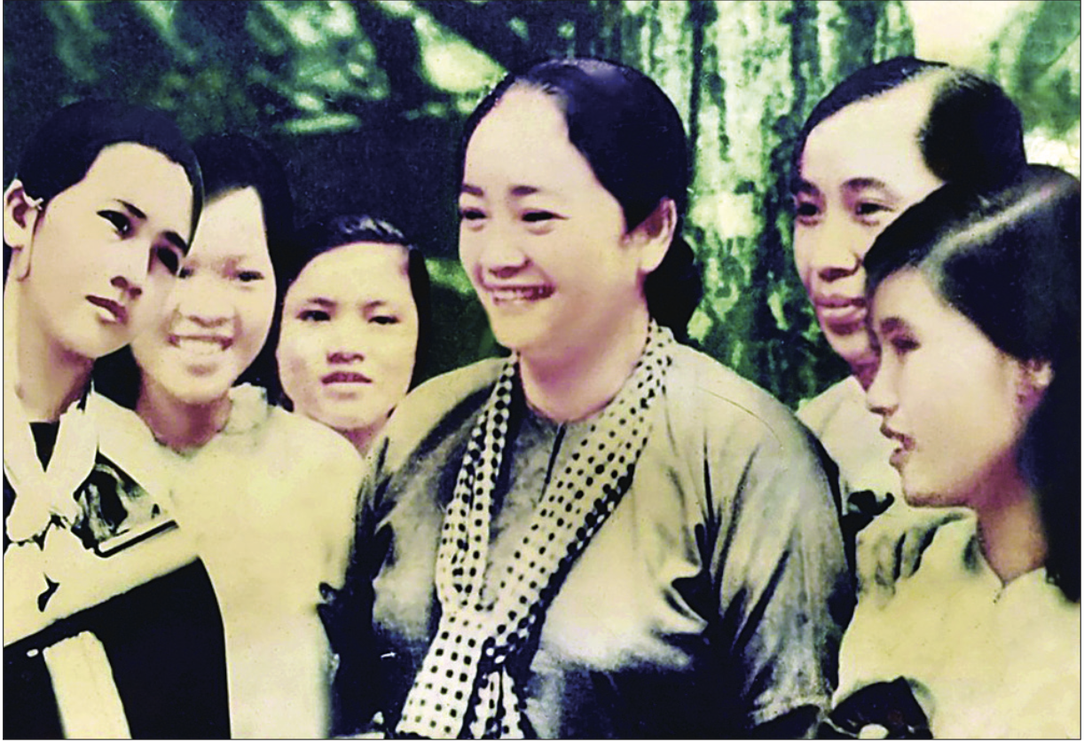 đất th&eacute;p ảnh 2