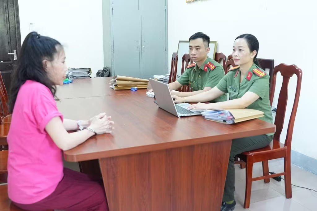 Dựng phòng khám xương khớp núp bóng spa để lừa gần 300 người
