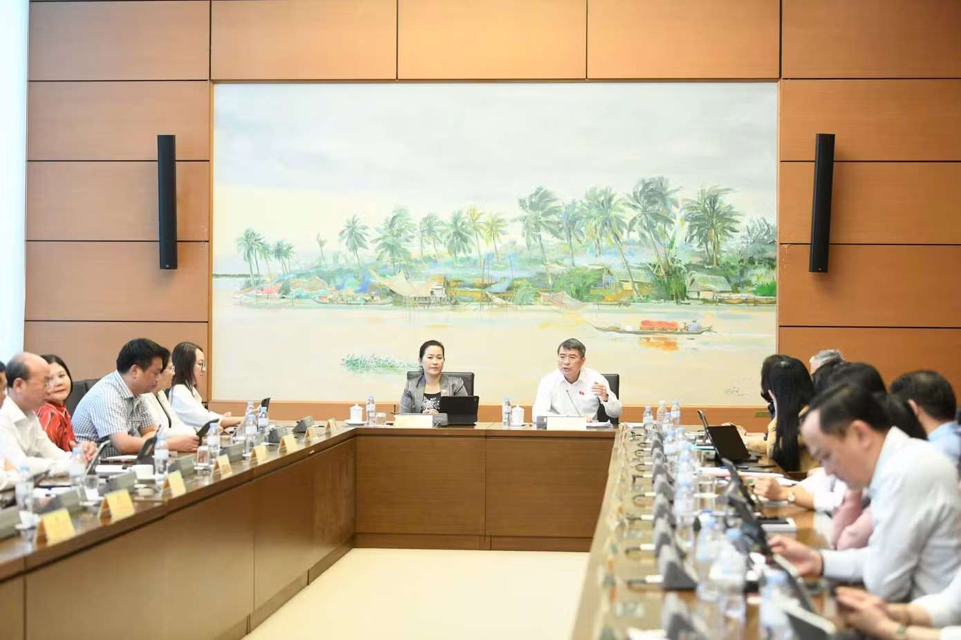 Quốc hội ảnh 2