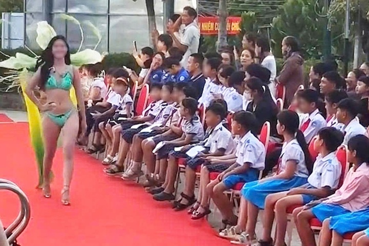 Trình diễn áo tắm trước học sinh, ban tổ chức thi hoa hậu bị phạt