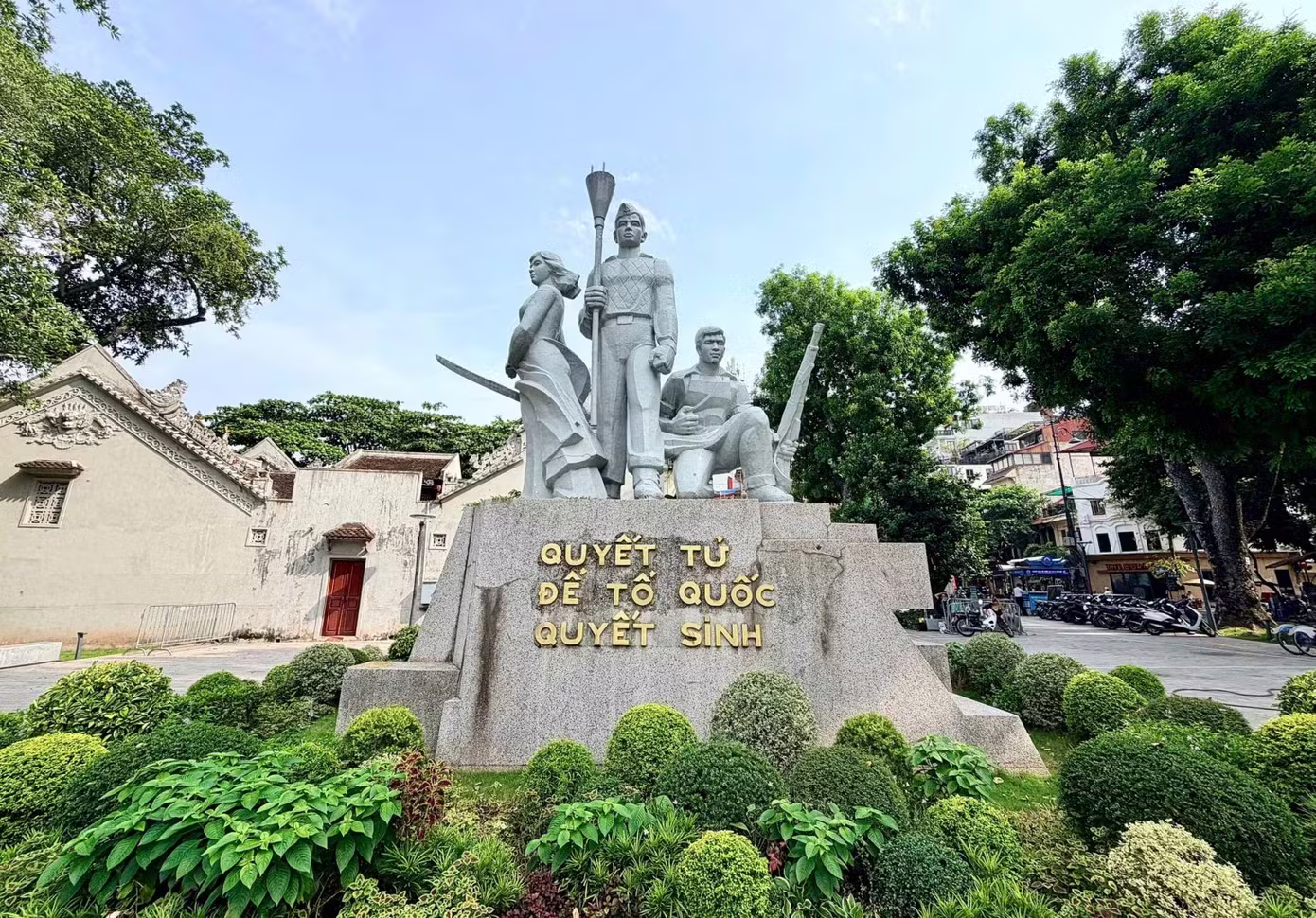 Hà Nội dự kiến di dời tượng đài ‘Quyết tử để Tổ quốc quyết sinh’