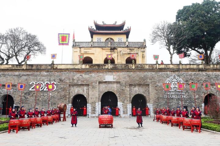 Ho&agrave;ng Th&agrave;nh Thăng Long ảnh 1