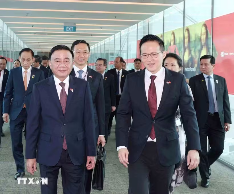 Thường trực Ban Bí thư Trần Cẩm Tú bắt đầu thăm chính thức Singapore