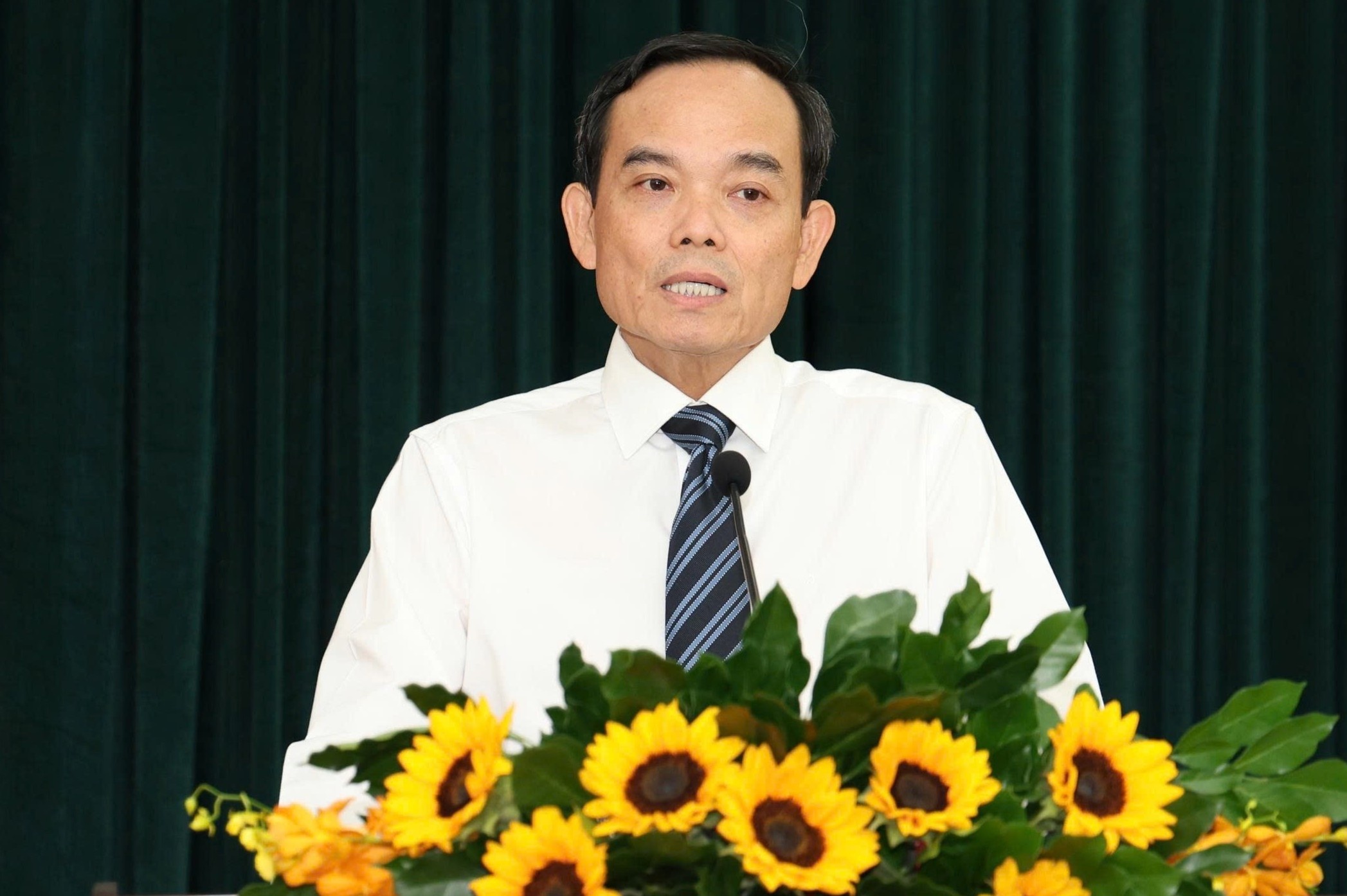 Bí thư TP.HCM: Không để gián đoạn công việc khi sắp xếp bộ máy