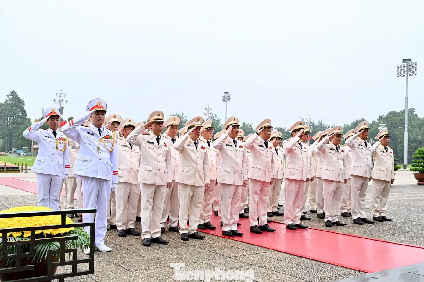 L&atilde;nh đạo Đảng ảnh 12
