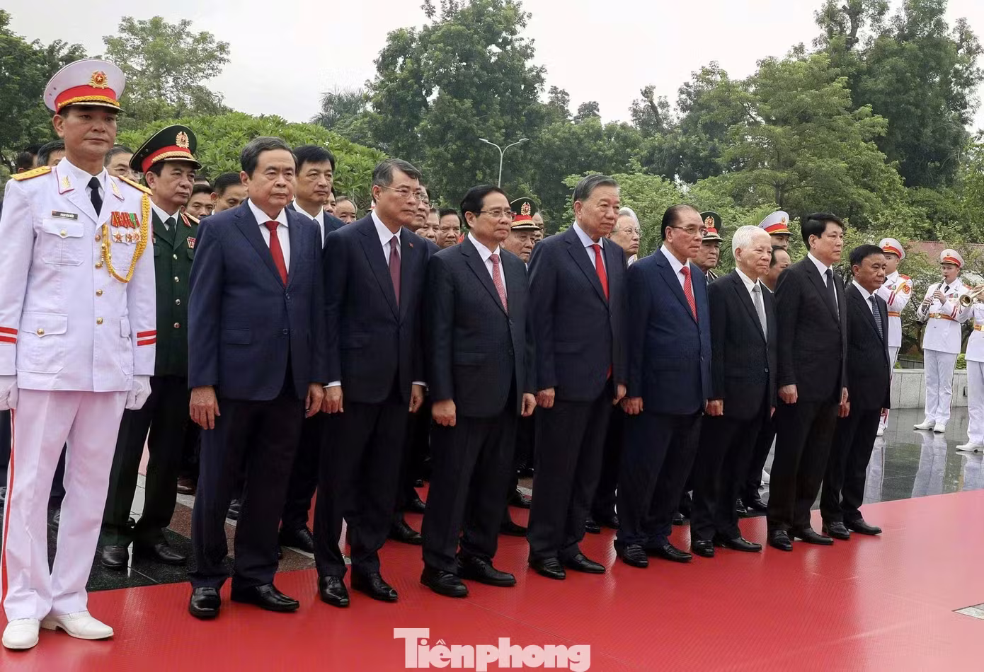 L&atilde;nh đạo Đảng ảnh 7