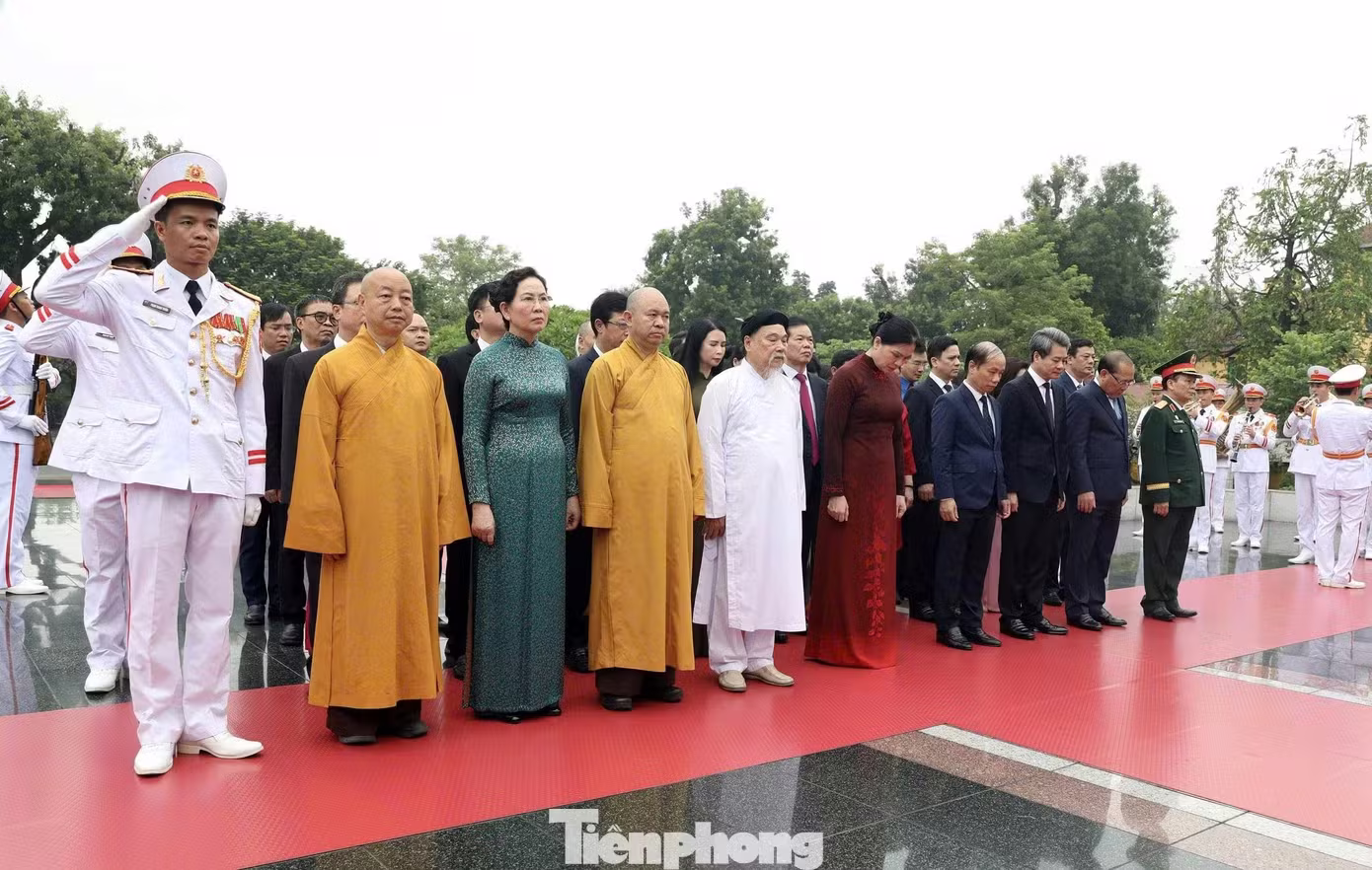 L&atilde;nh đạo Đảng ảnh 13