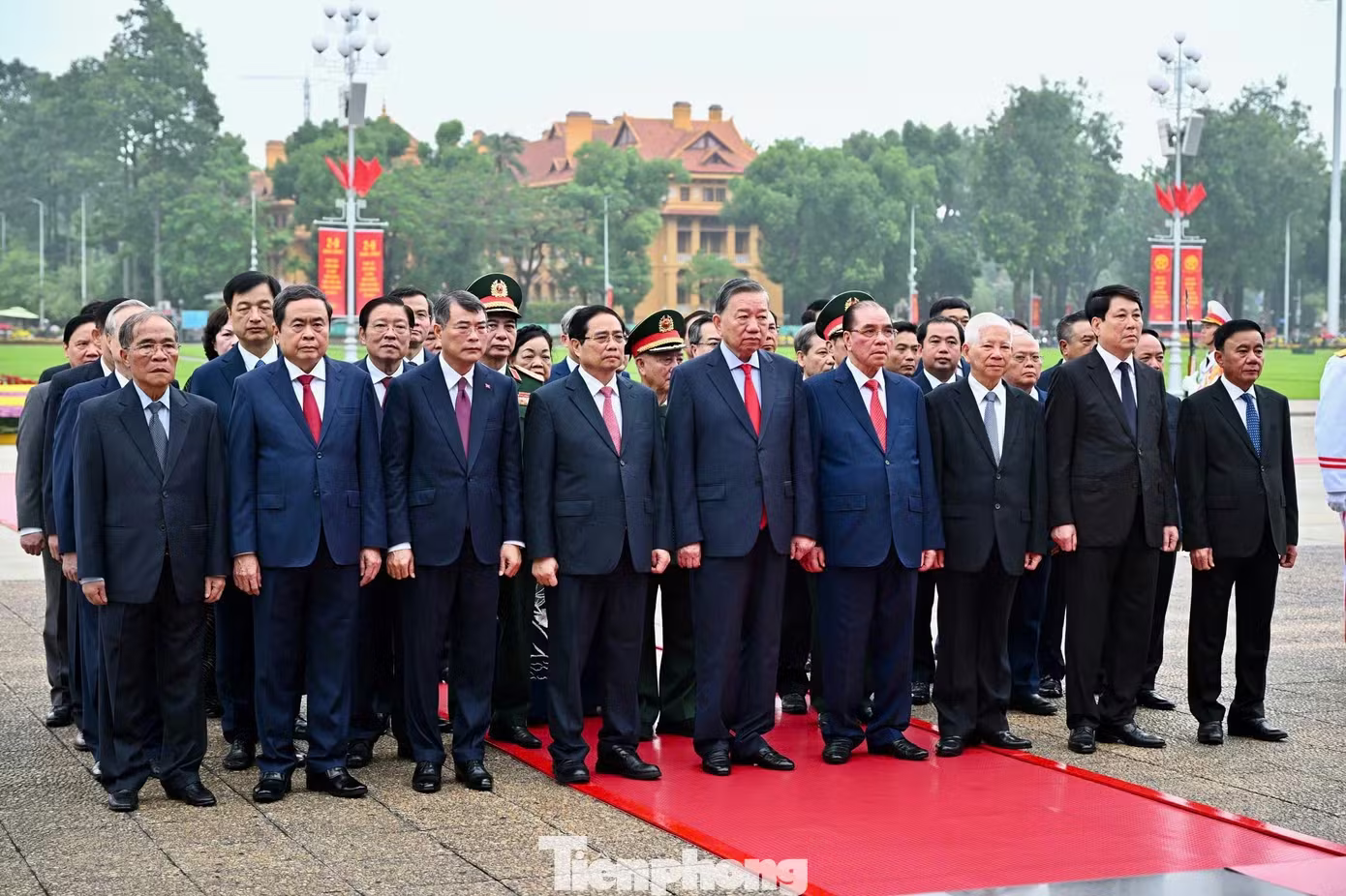L&atilde;nh đạo Đảng ảnh 4