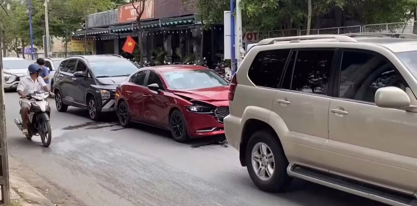 Tai nạn giao thông liên hoàn