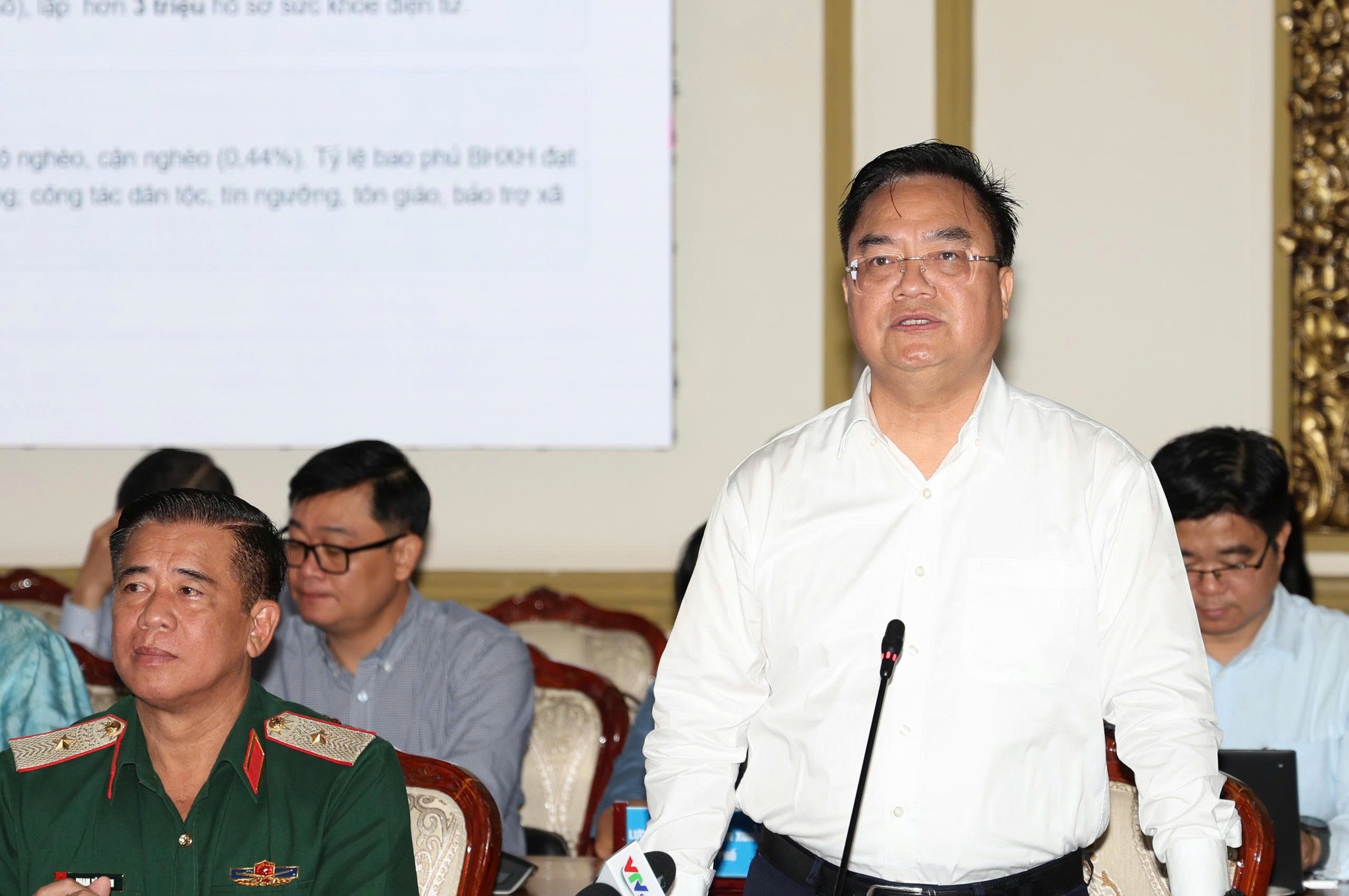 Chủ tịch TP.HCM ảnh 2