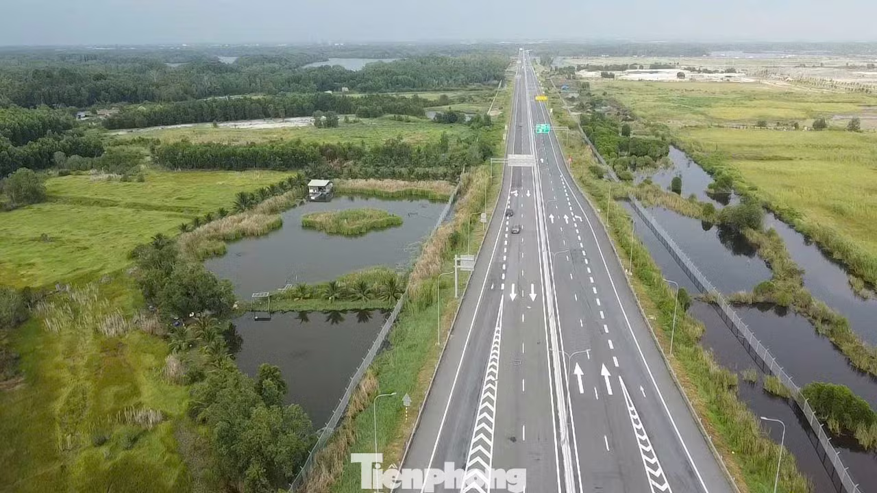 s&acirc;n bay Long Th&agrave;nh ảnh 16