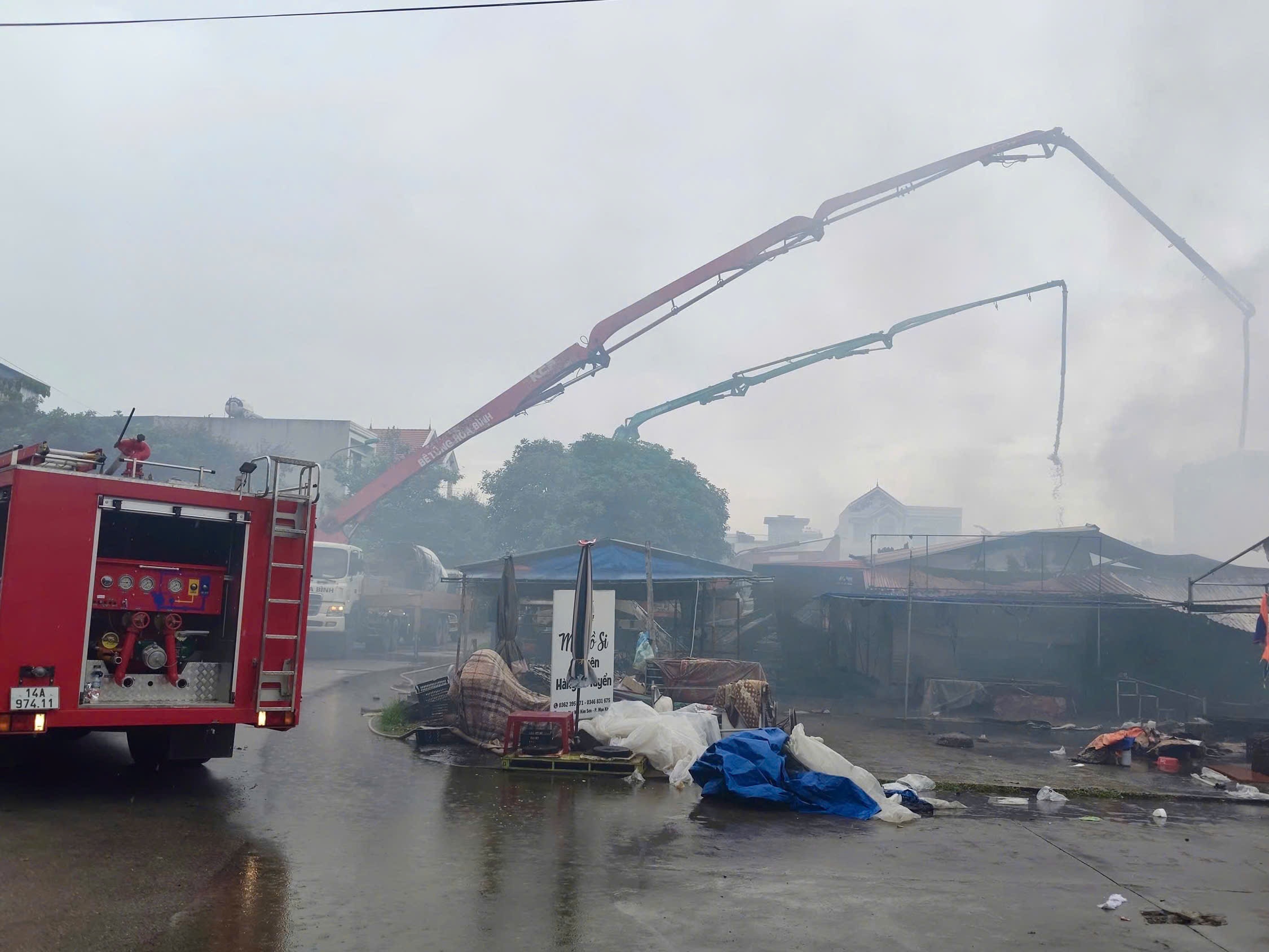 ch&aacute;y chợ d&acirc;n sinh ảnh 1