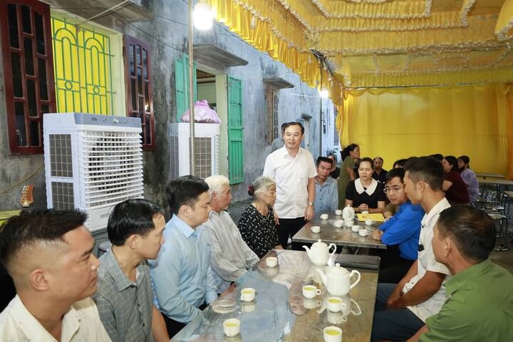 Bà ngoại nam sinh bị nước cuốn: 'Cháu ngoan và thương mẹ lắm'