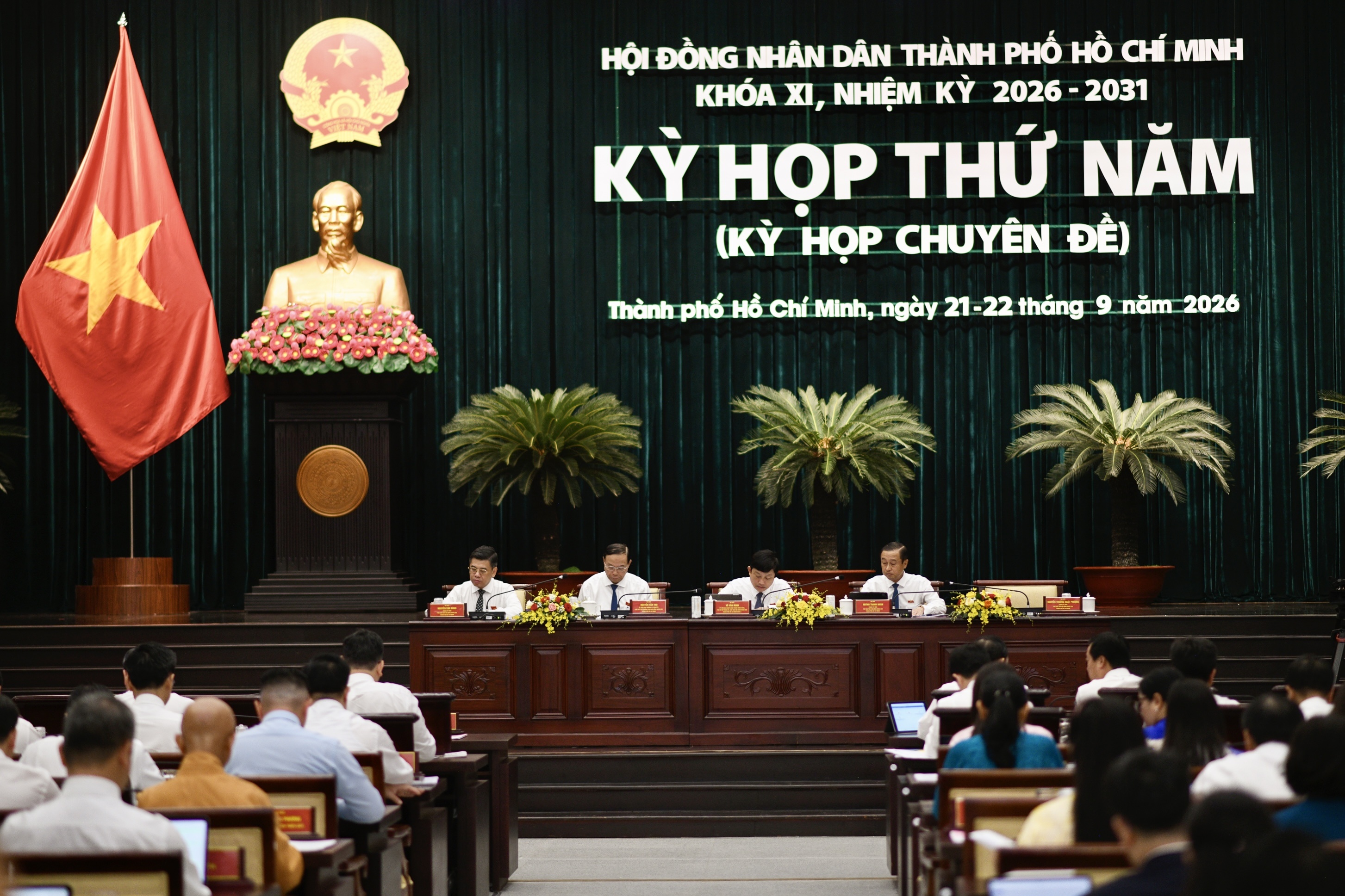 B&iacute; thư Trần Lưu Quang ảnh 2
