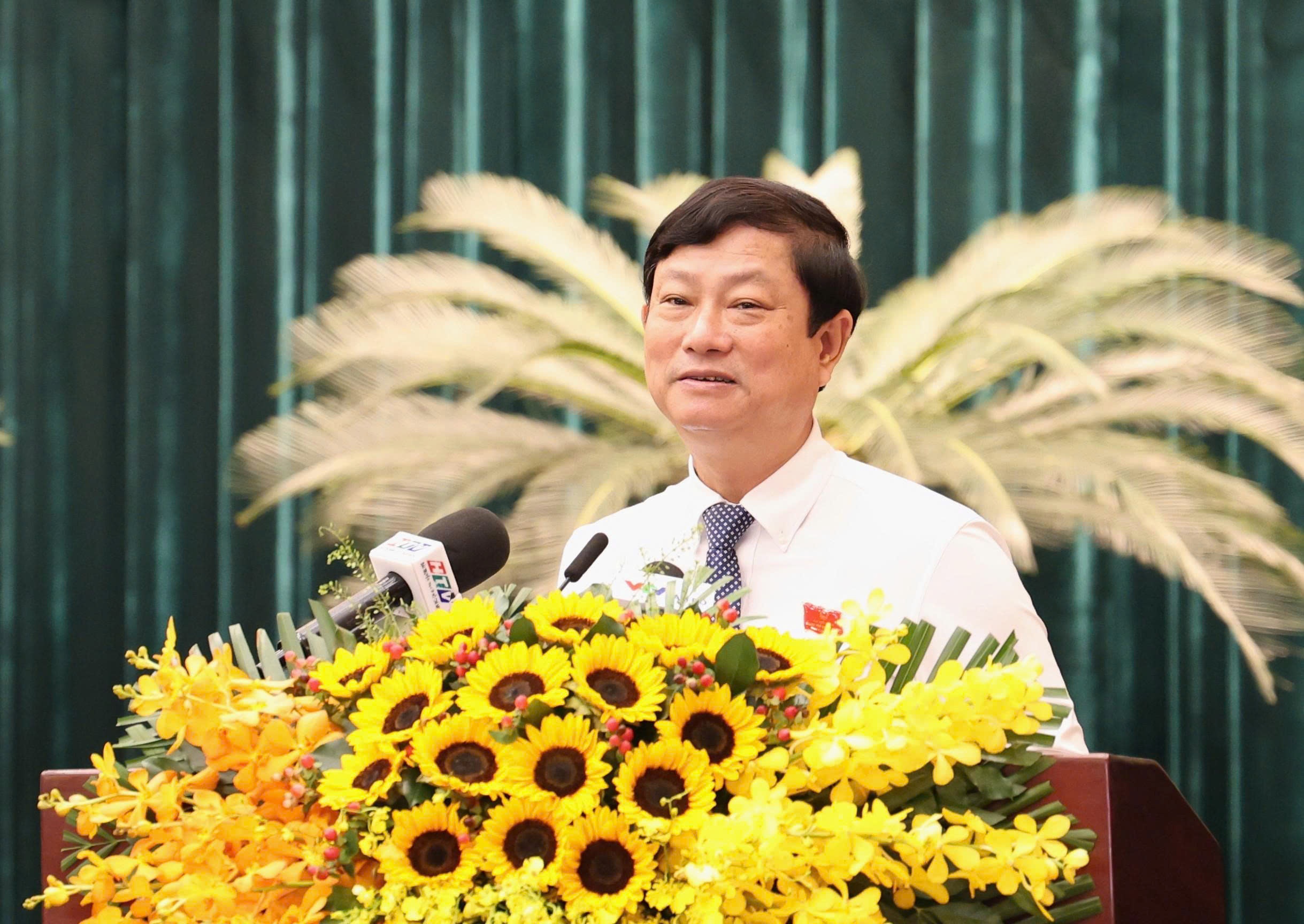 giữ ch&acirc;n b&aacute;c sĩ ảnh 3