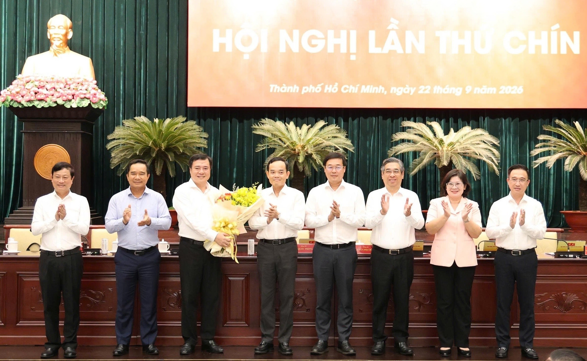 Tân Phó bí thư Thành ủy TP.HCM Nguyễn Sinh Nhật Tân nhận nhiệm vụ